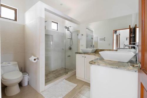 MasterBath copy.jpg