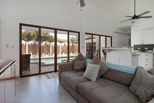 PoolAMLivingRoom copy.jpg
